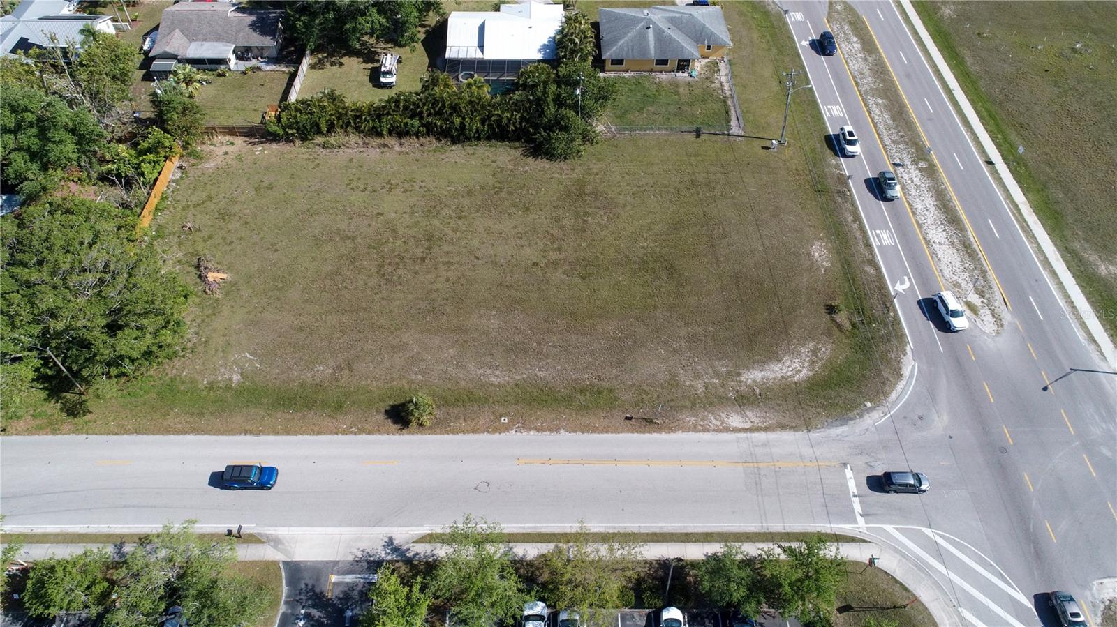 CAPE CORAL - Land