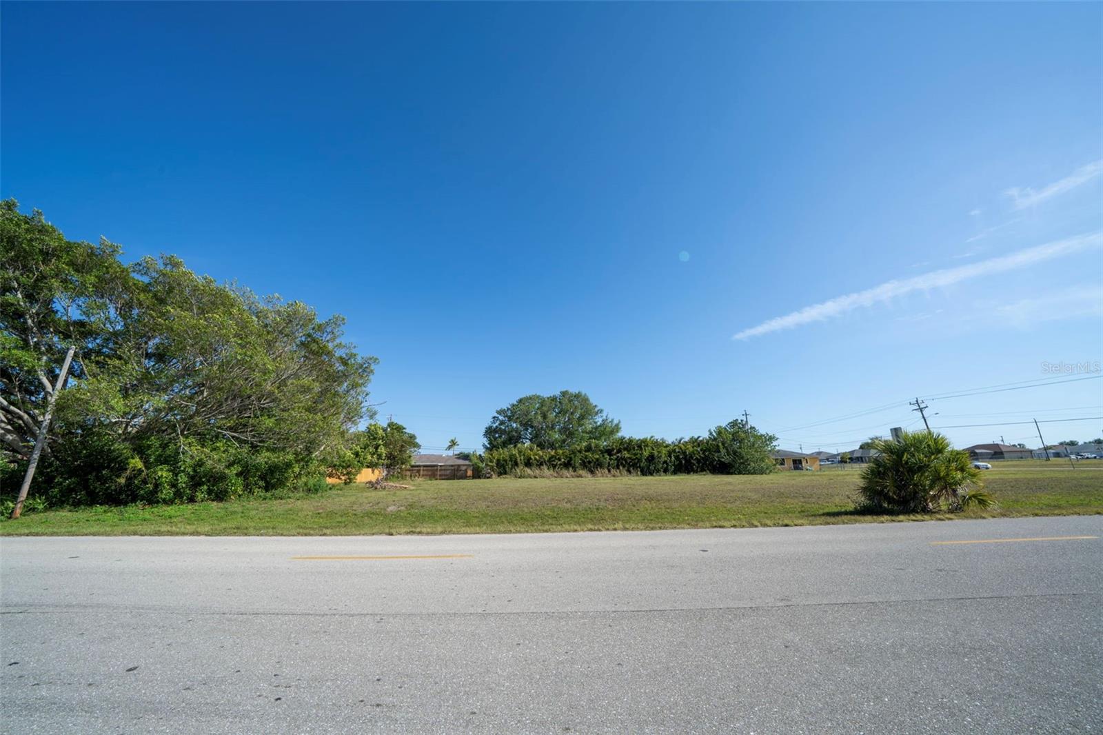 CAPE CORAL - Land