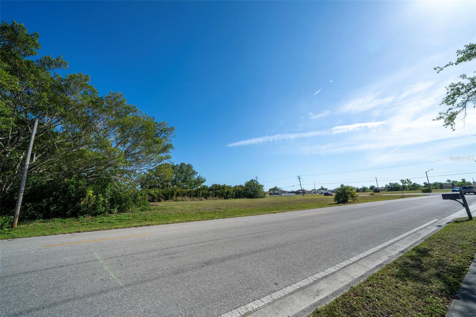 CAPE CORAL - Land
