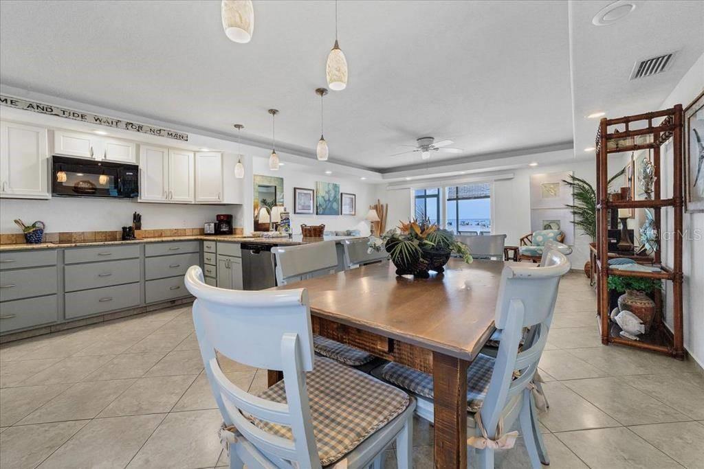 CASA BLANCA VILLAS - Residential Lease