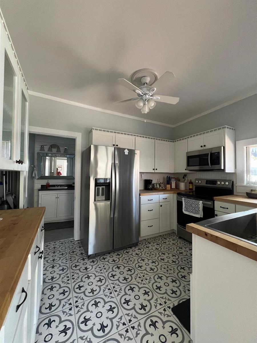 EUSTIS SALES ADD - Residential Lease