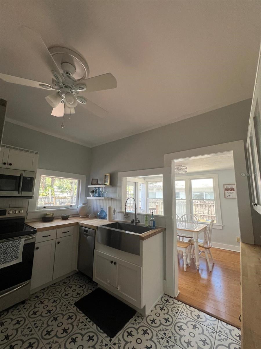 EUSTIS SALES ADD - Residential Lease