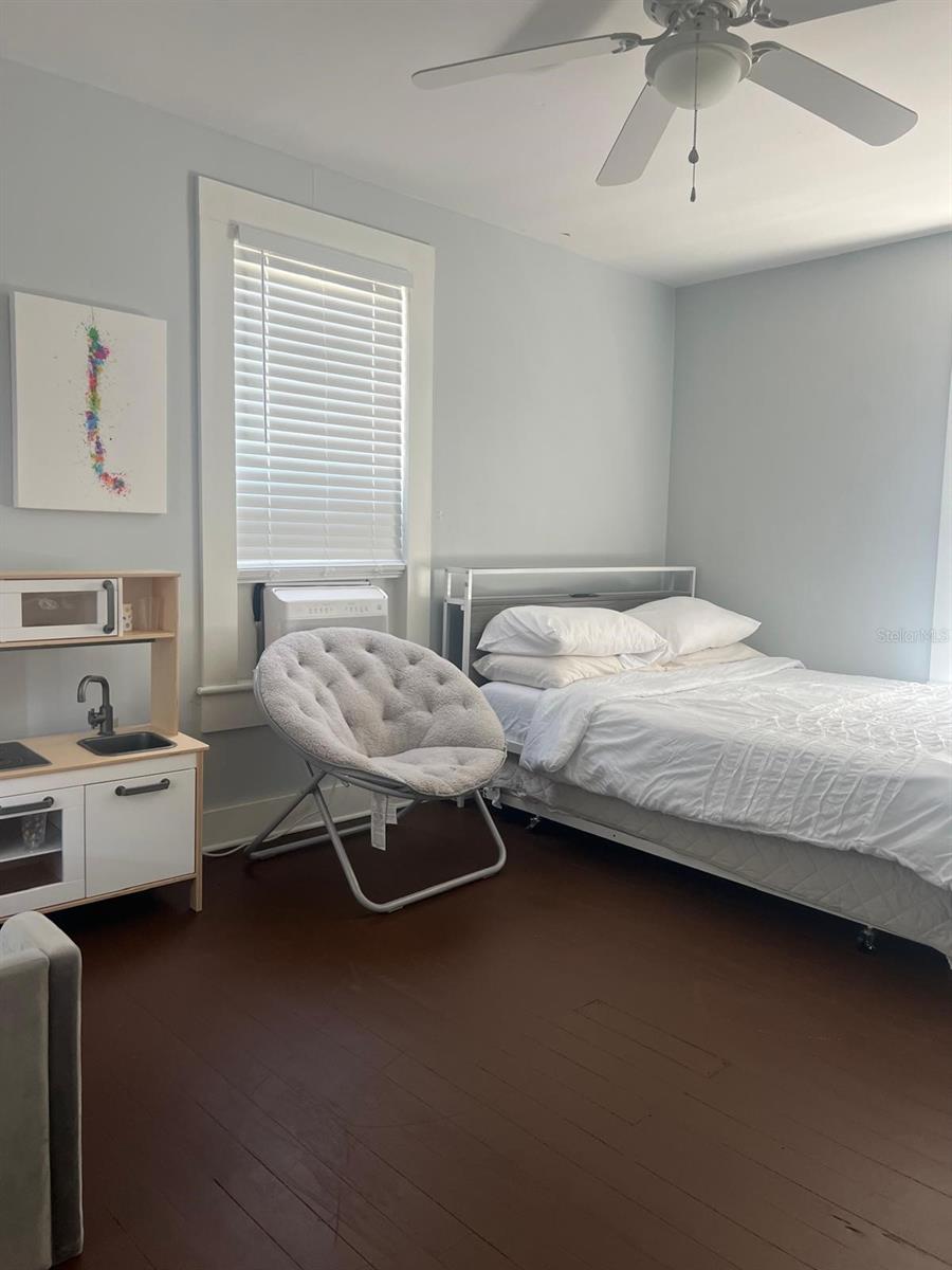 EUSTIS SALES ADD - Residential Lease