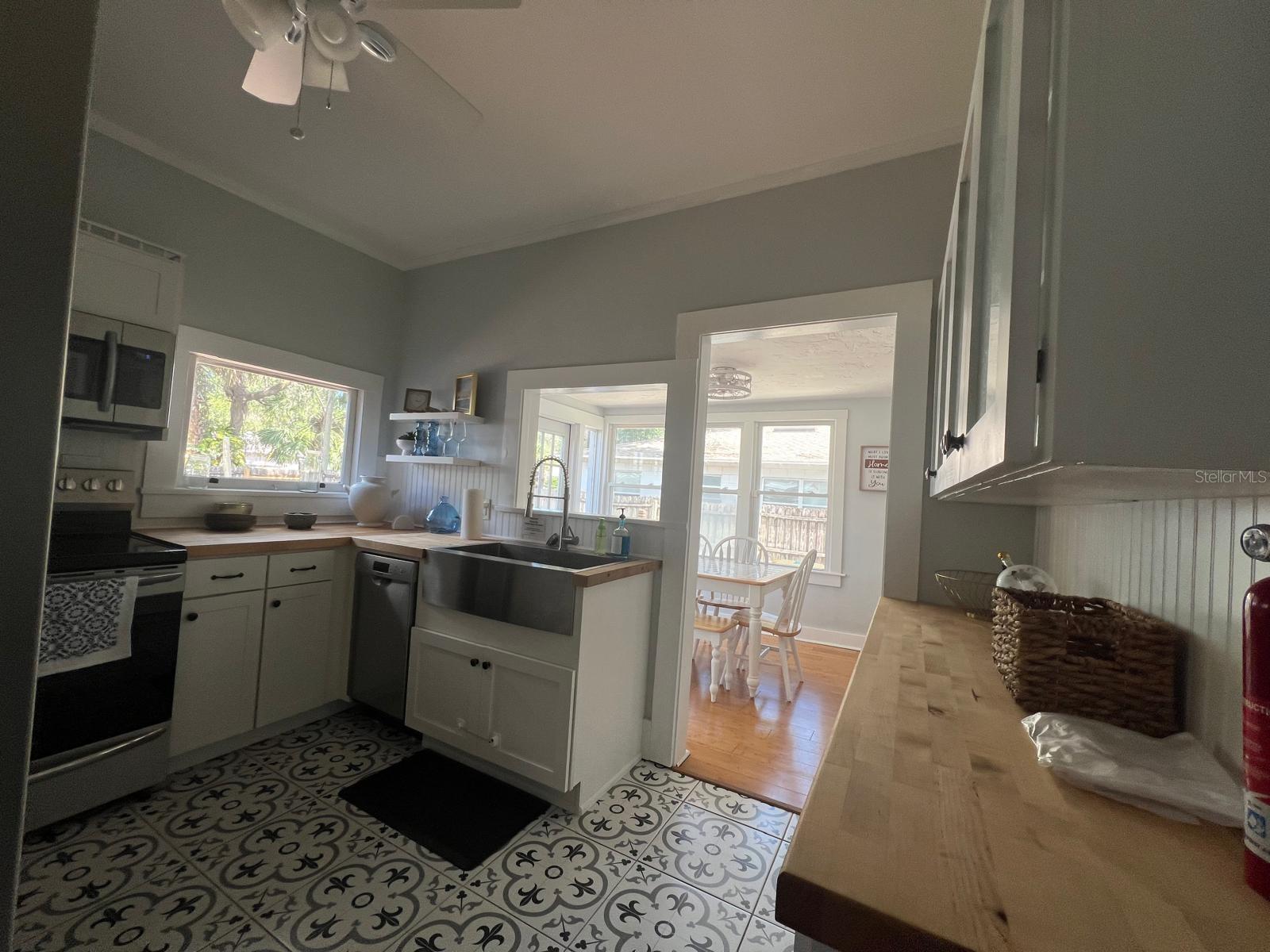 EUSTIS SALES ADD - Residential Lease