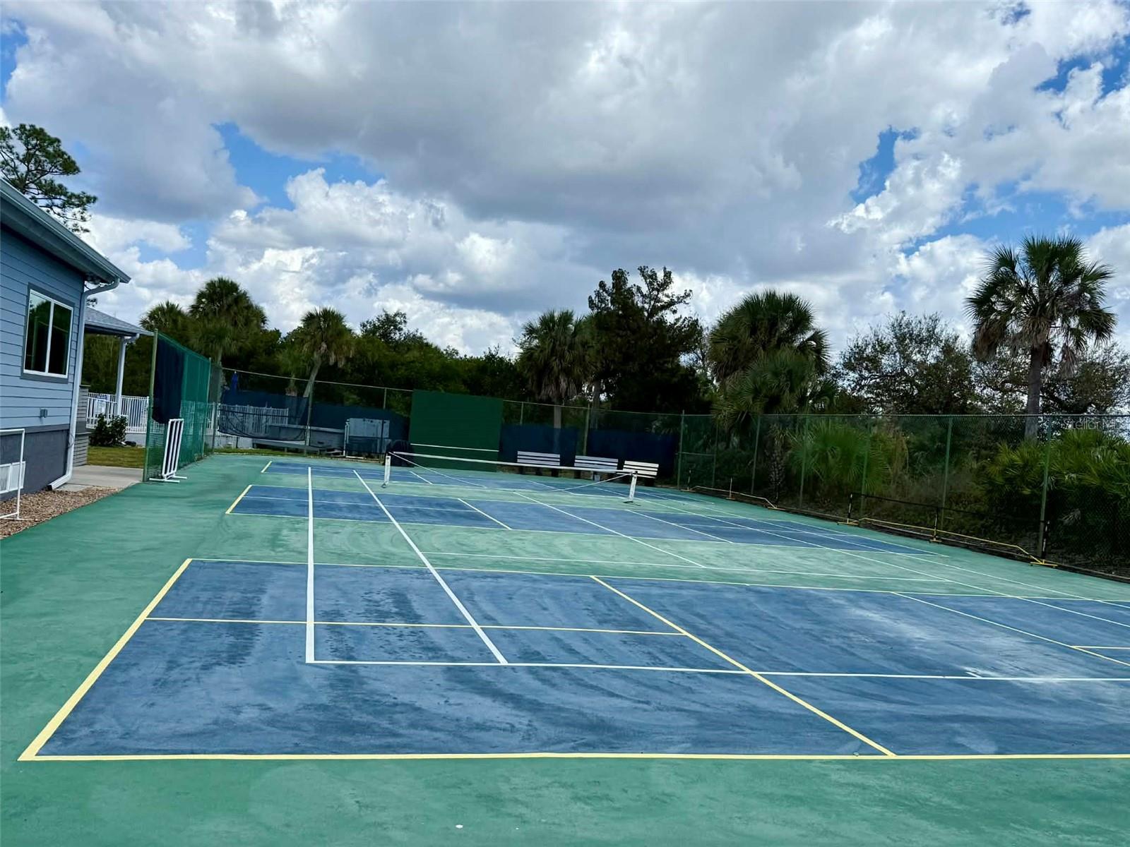 RIVERWALK MHP CO-OP - Residential