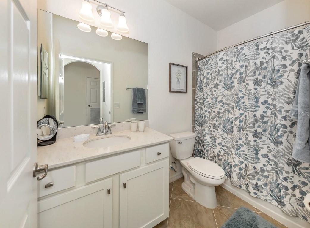 LAKEWOOD NATIONAL - Residential Lease