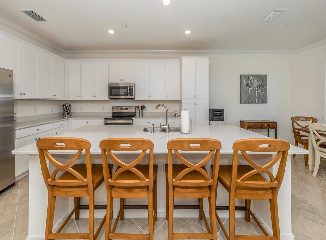 LAKEWOOD NATIONAL - Residential Lease