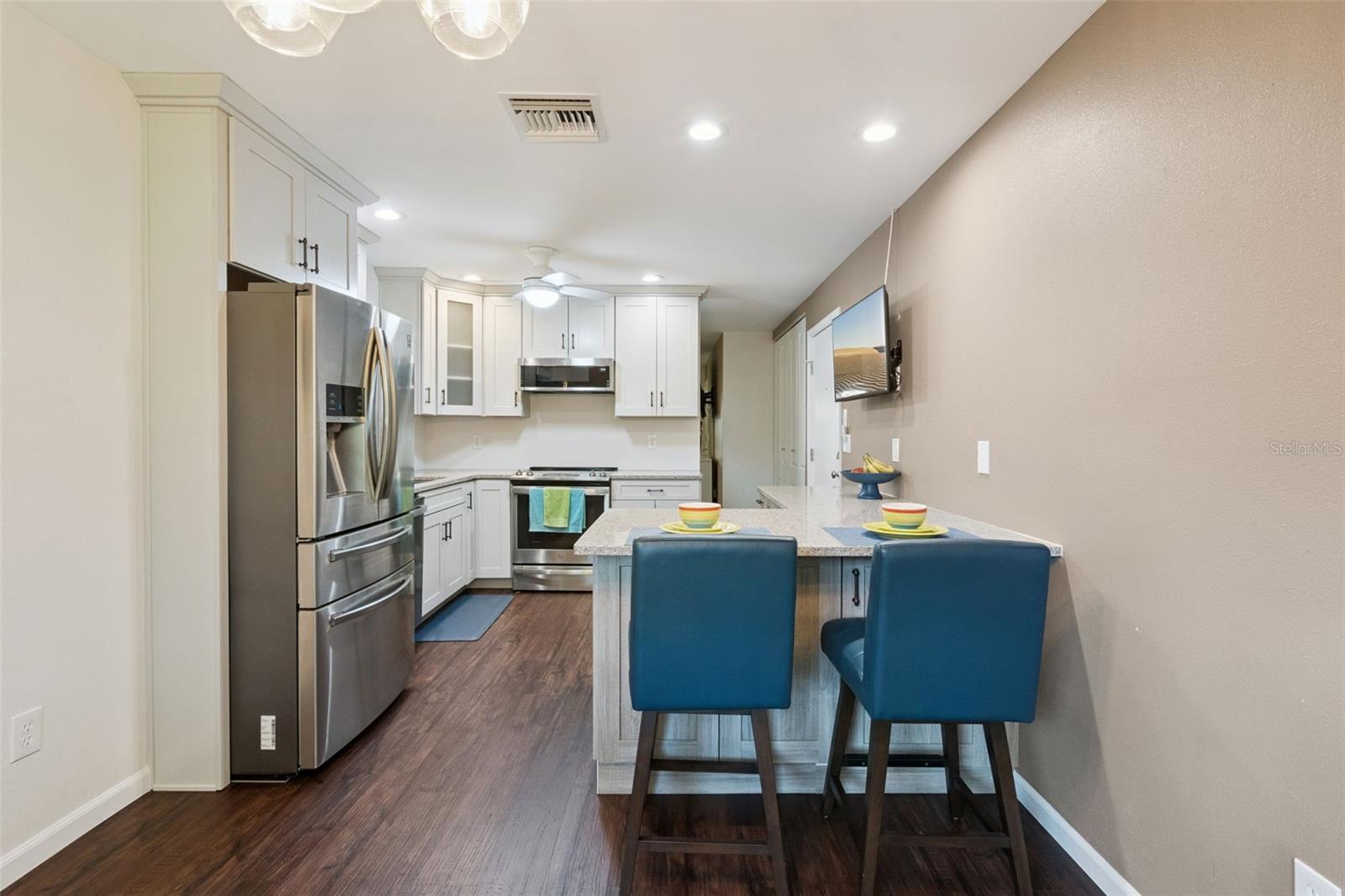 CAMELOT BY LAKE CONDO - Residential