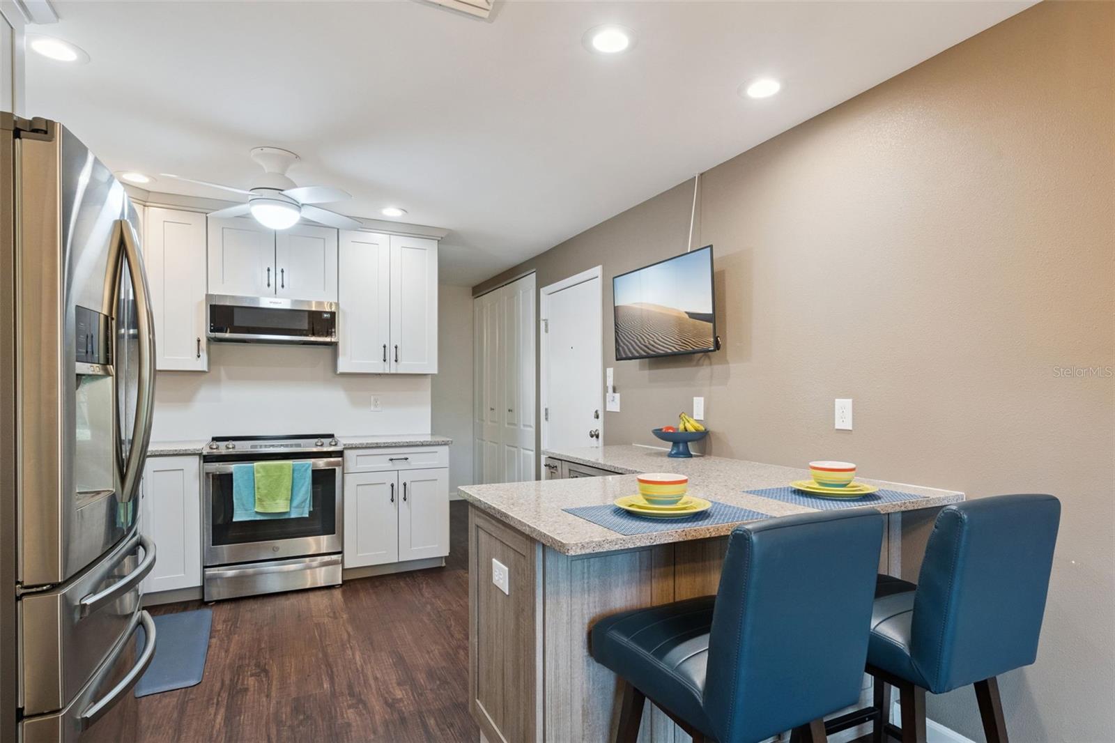 CAMELOT BY LAKE CONDO - Residential