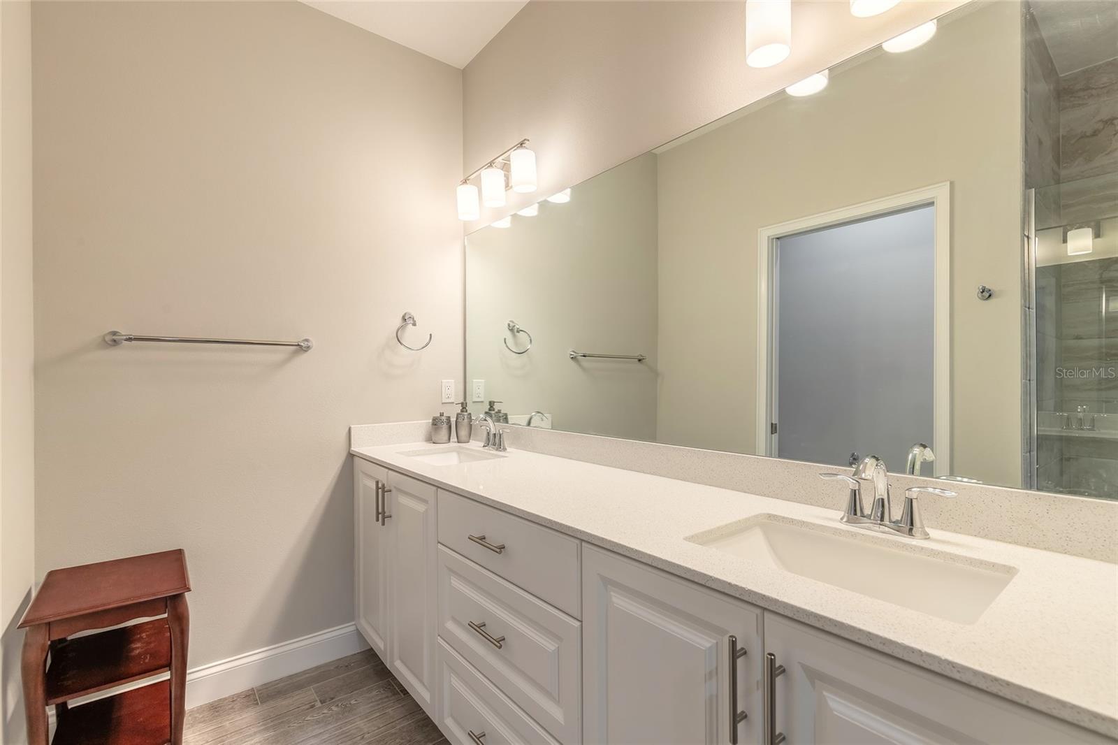 VENETIAN BAY PH 1B UT 2 TRACT F REPLAT - Residential