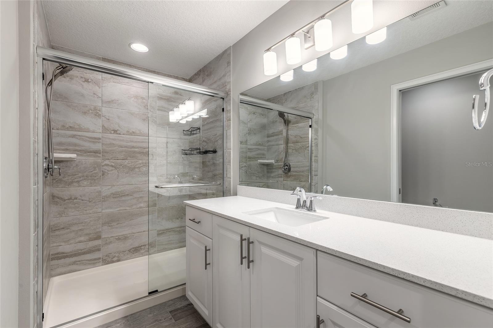 VENETIAN BAY PH 1B UT 2 TRACT F REPLAT - Residential