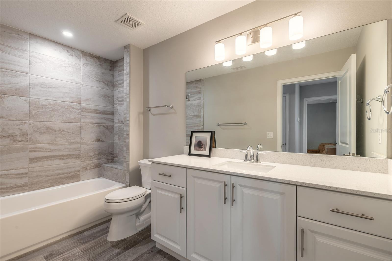 VENETIAN BAY PH 1B UT 2 TRACT F REPLAT - Residential