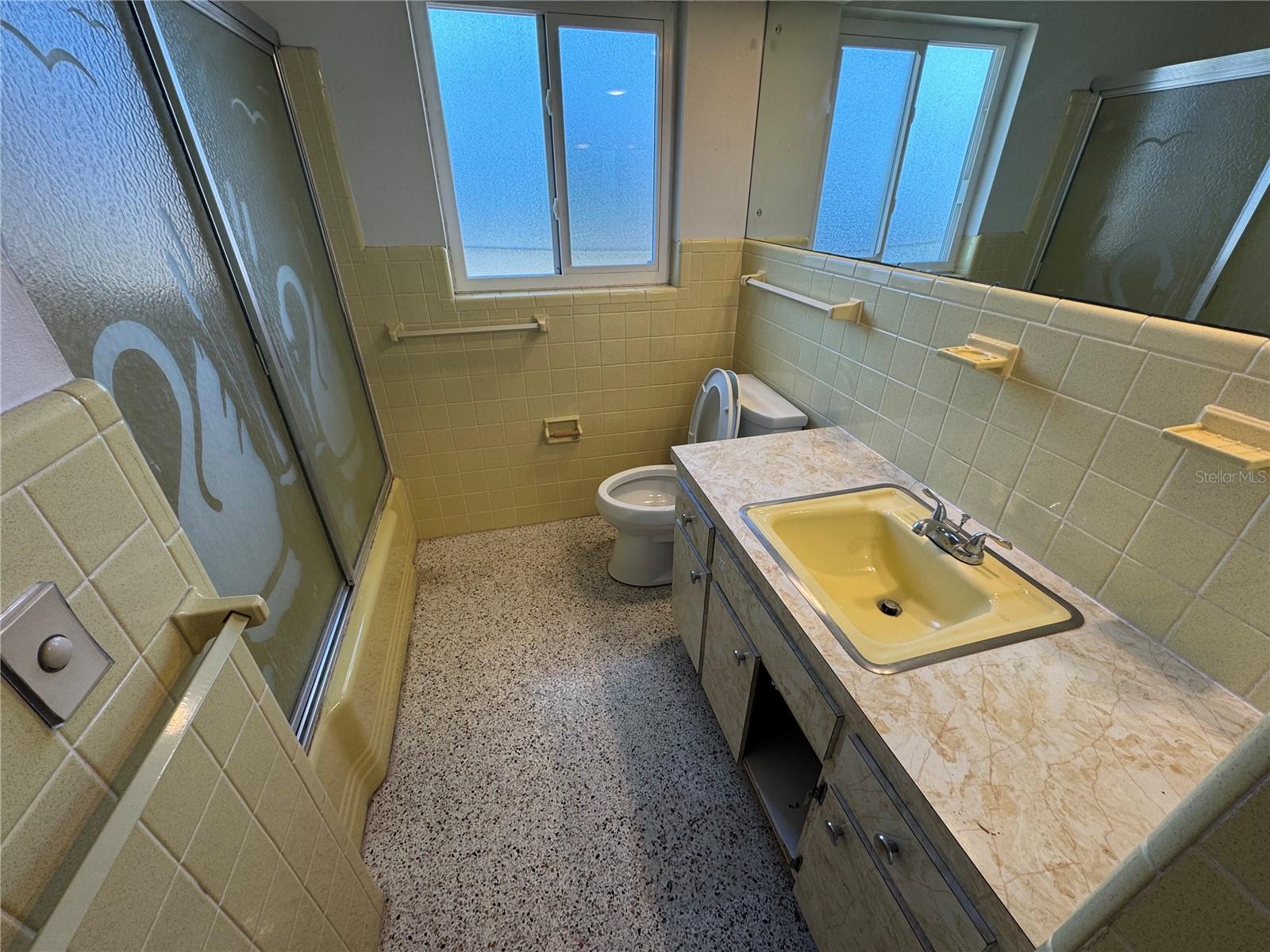 VENICE GARDENS - Residential Lease