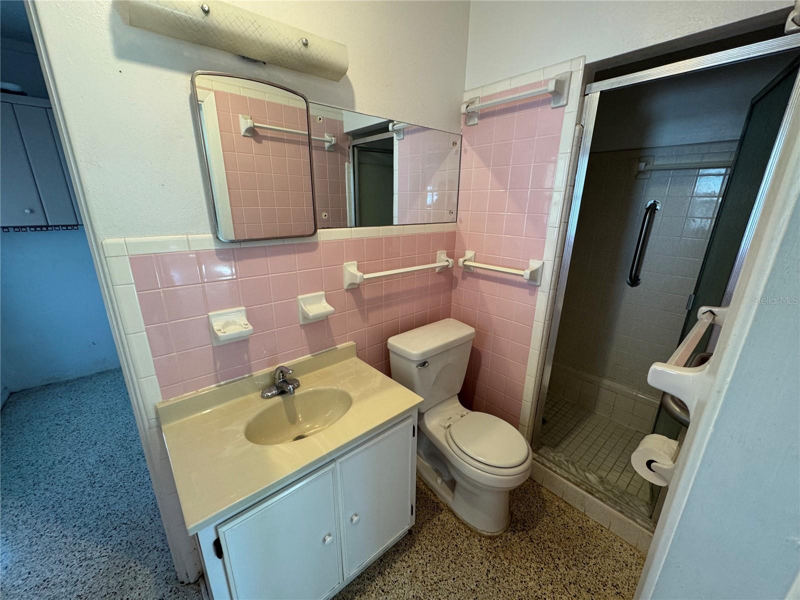 VENICE GARDENS - Residential Lease