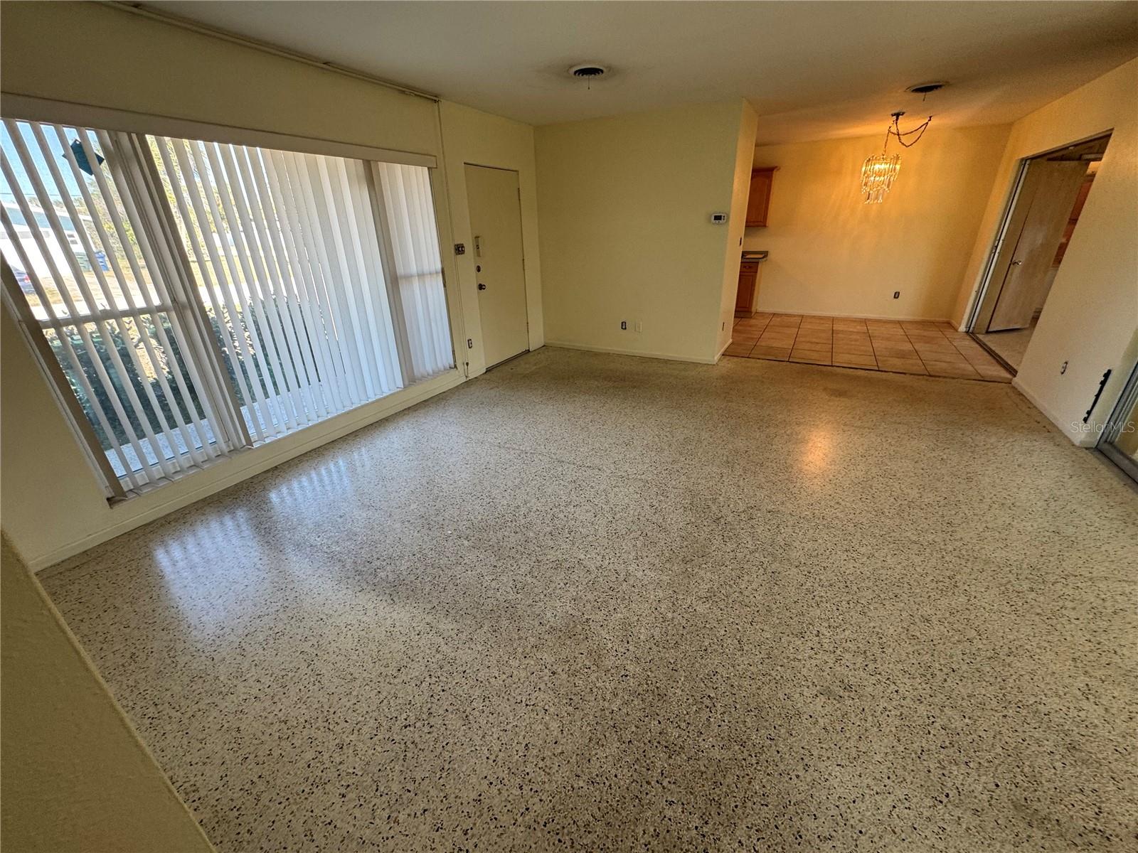 VENICE GARDENS - Residential Lease