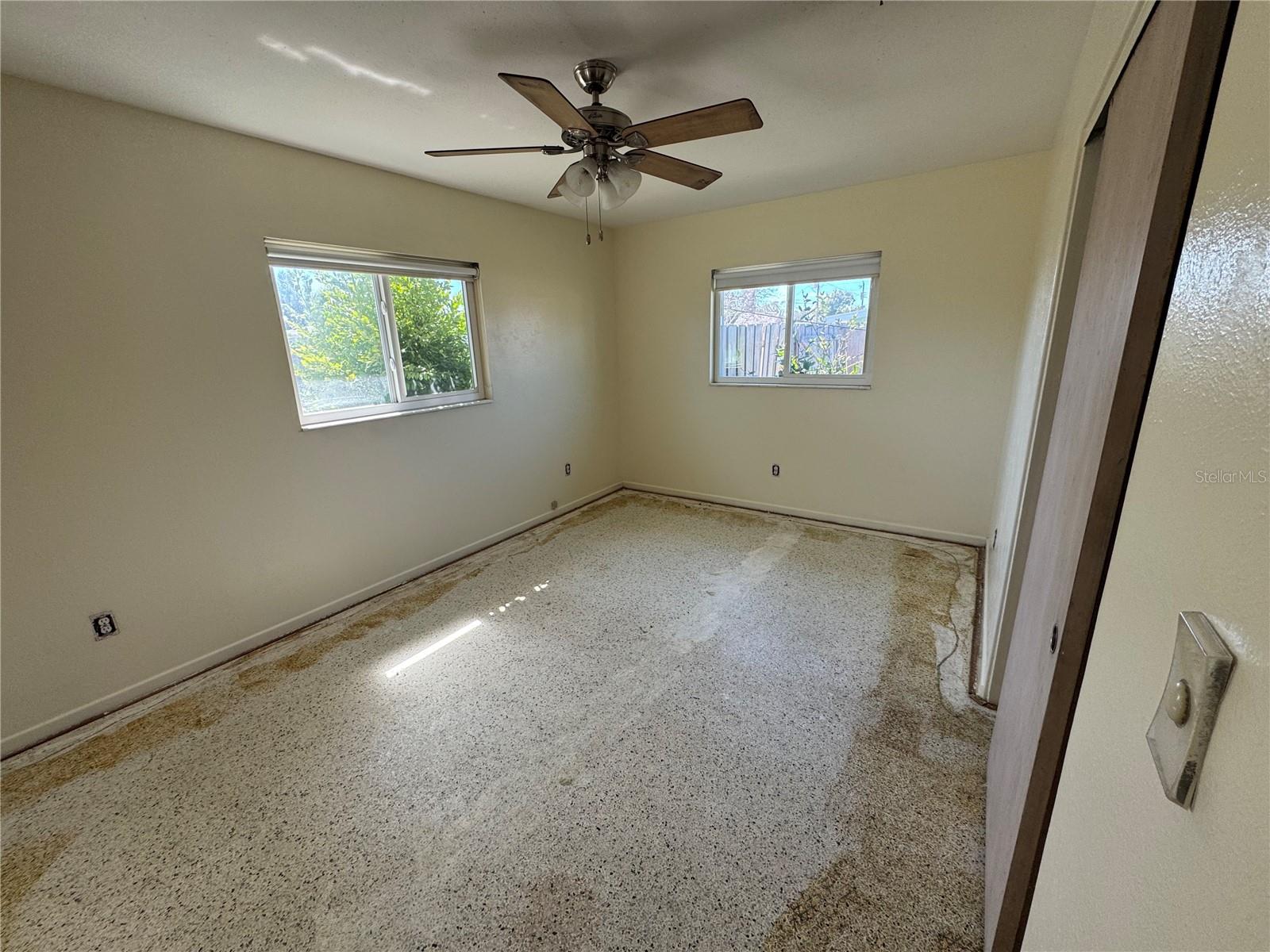 VENICE GARDENS - Residential Lease