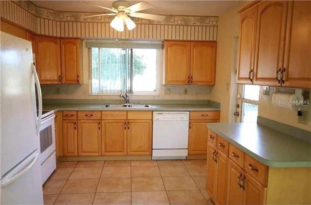 Photo of 264 Glen Oak Road, Venice, FL 34293 (MLS # N6141663)