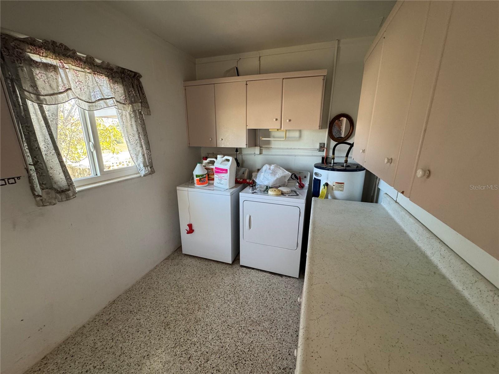 VENICE GARDENS - Residential Lease