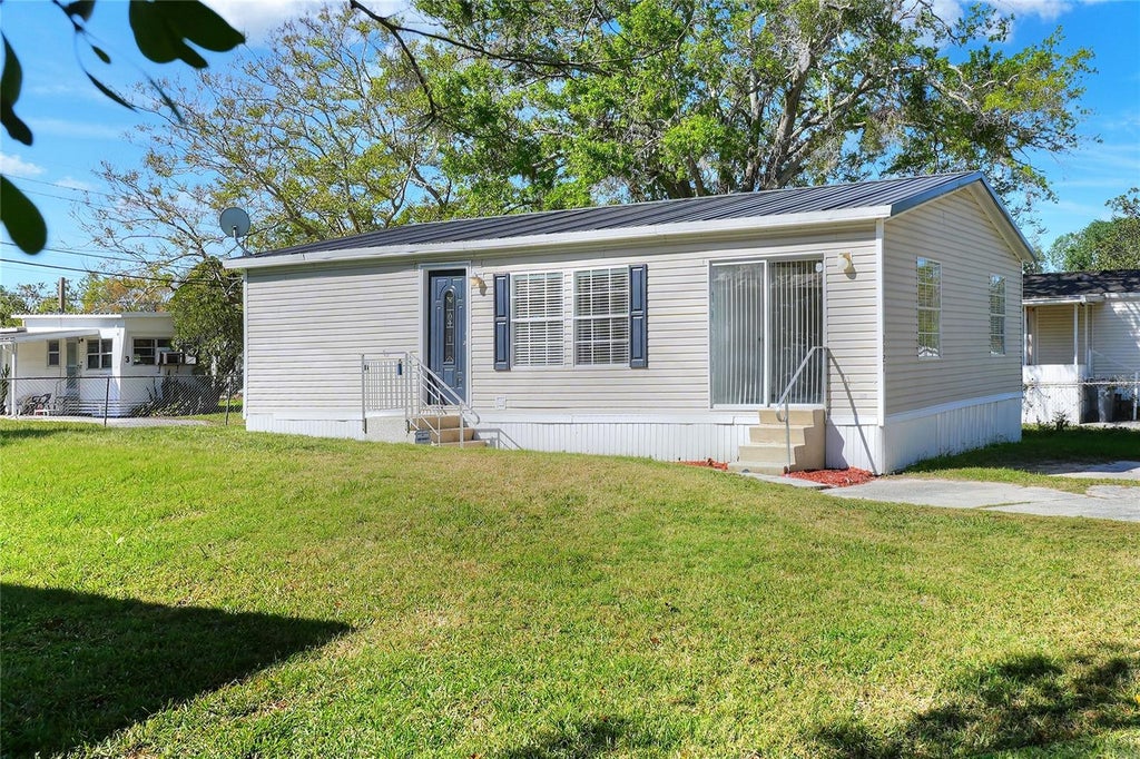 Photo of 3321 Peachtree Hill Road, Lakeland, FL 33801 (MLS # L4965950)