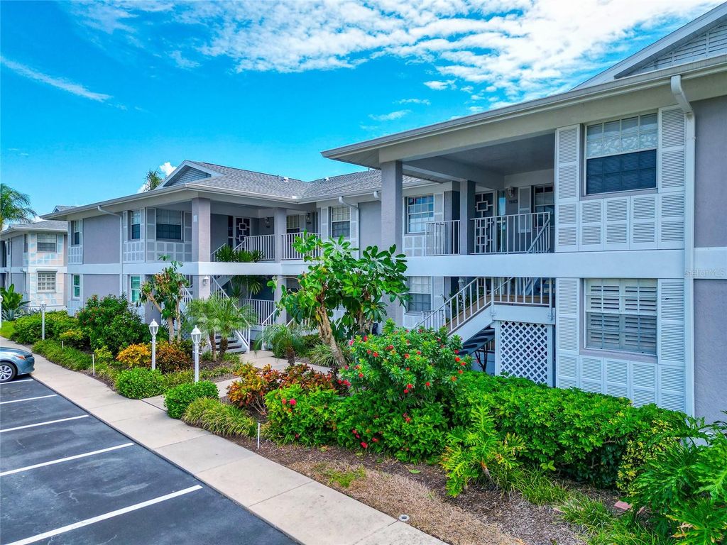Photo of 1145 Edgewater Circle #1145, Bradenton, FL 34209 (MLS # A4667558)