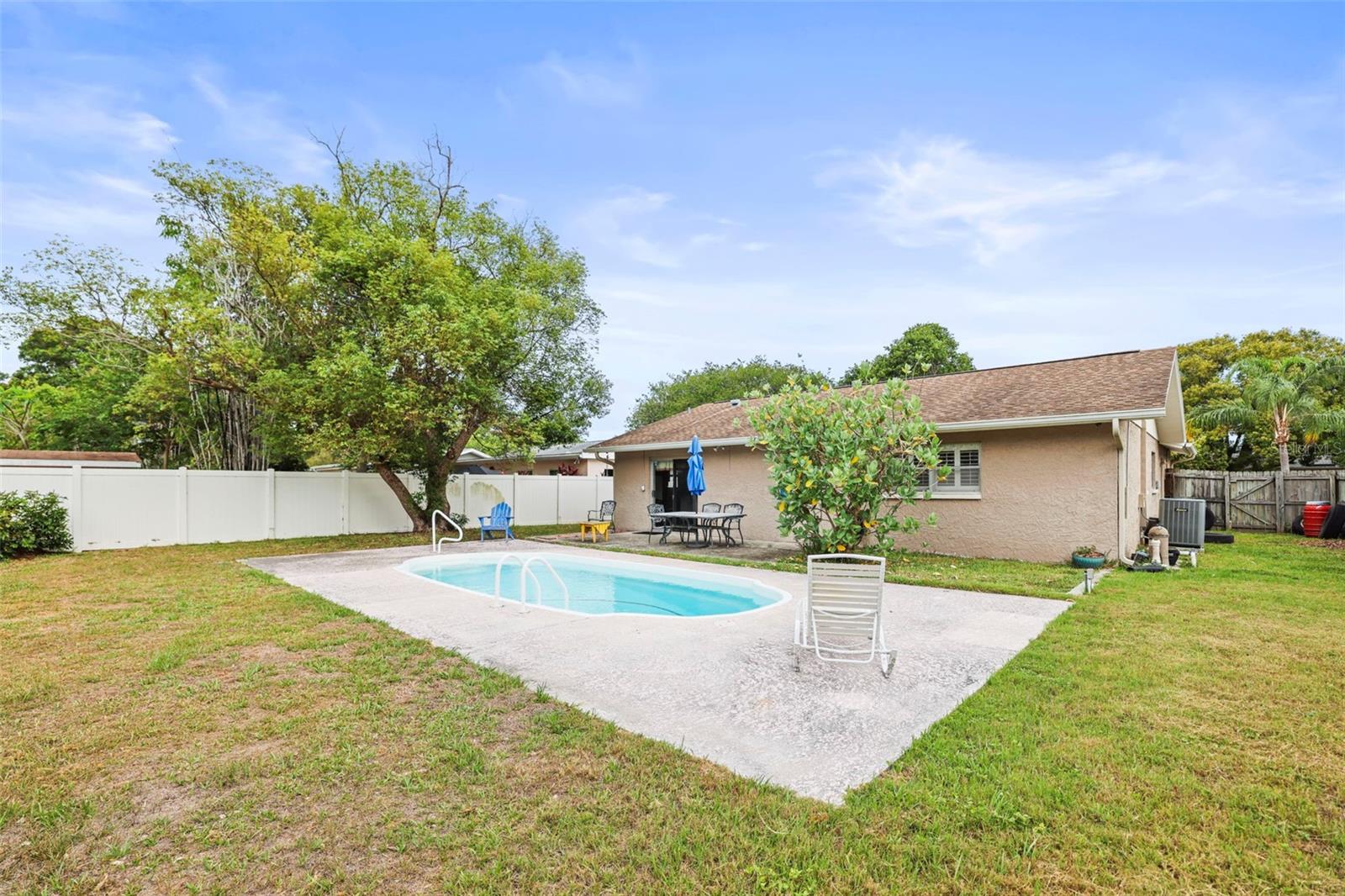 1613 GREENWOOD DRIVE
