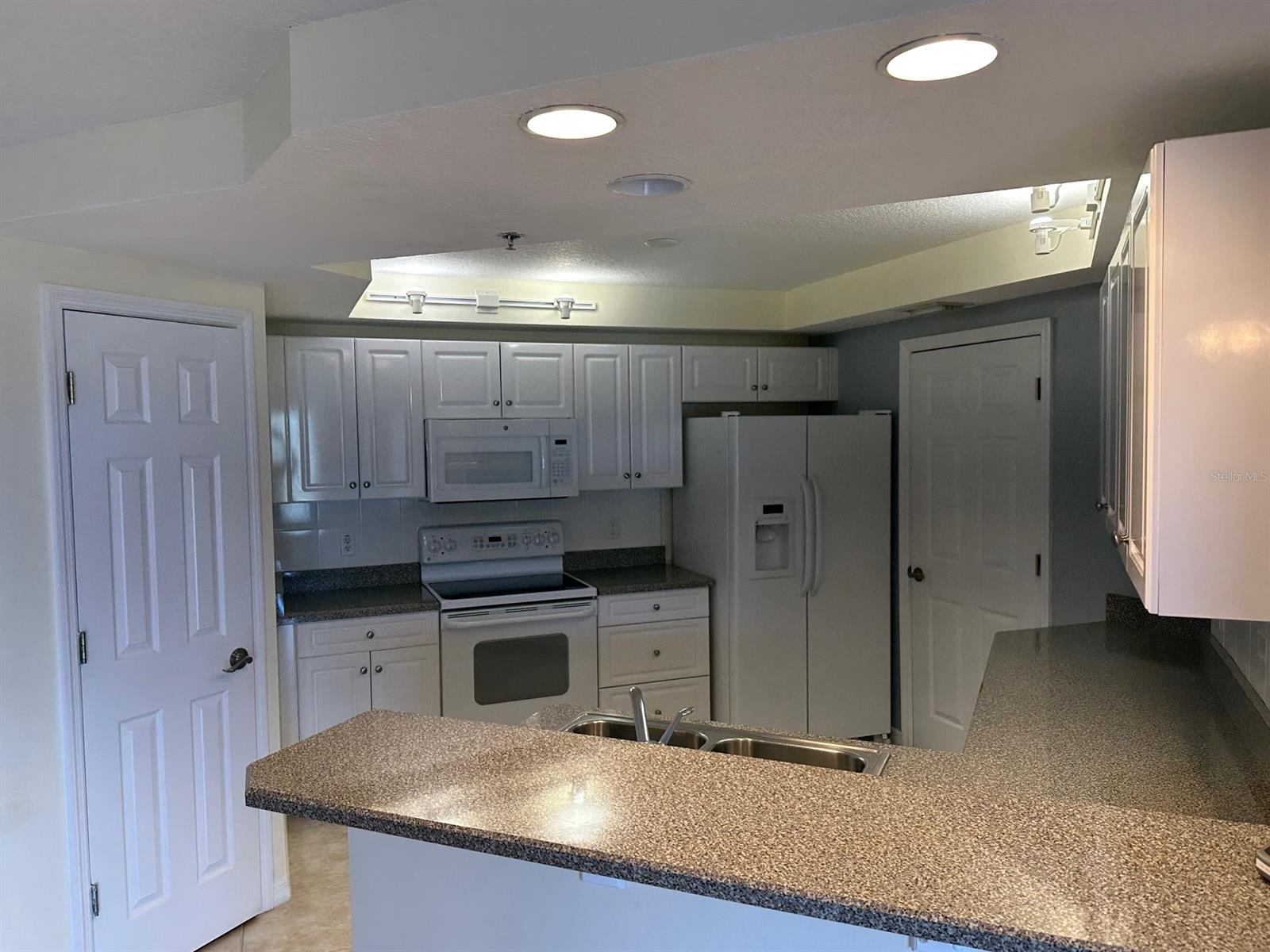 Ocean Walk Condo At Nsb Bldg 08 - Residential Lease