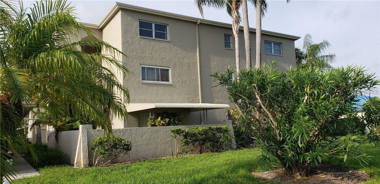 Spacious first-floor 2 bedroom, 2 bath end-unit condo available in the highly desirable Heather Lakes 55+ community, just a short walk to charming Downtown Dunedin. This well-maintained residence offers two generously sized bedrooms, updated bathrooms, and excellent natural light and Luxury waterproof Vinyl throughout. The living room opens to a screened porch, while the 1st bedroom features access to a covered porch with courtyard views.
Community amenities include a large heated pool, clubhouse, and an assigned covered carport parking space.
Conveniently located minutes from Honeymoon Island beaches, Hammock Park, Dunedin Fine Art Center, the Pinellas Trail, and Dunedin’s charming waterfront shops and restaurants.
Inside laundry (in 1st bedroom closet)
Rent includes: water, sewer, trash, cable, internet, exterior & ground maintenance, recreation amenities, and covered parking.
Lease terms: 1st, last, and $1,400 security deposit required.
Non-smokers only
No pets allowed
Don’t miss this opportunity to live in one of Dunedin’s most sought-after 55+ communities!
