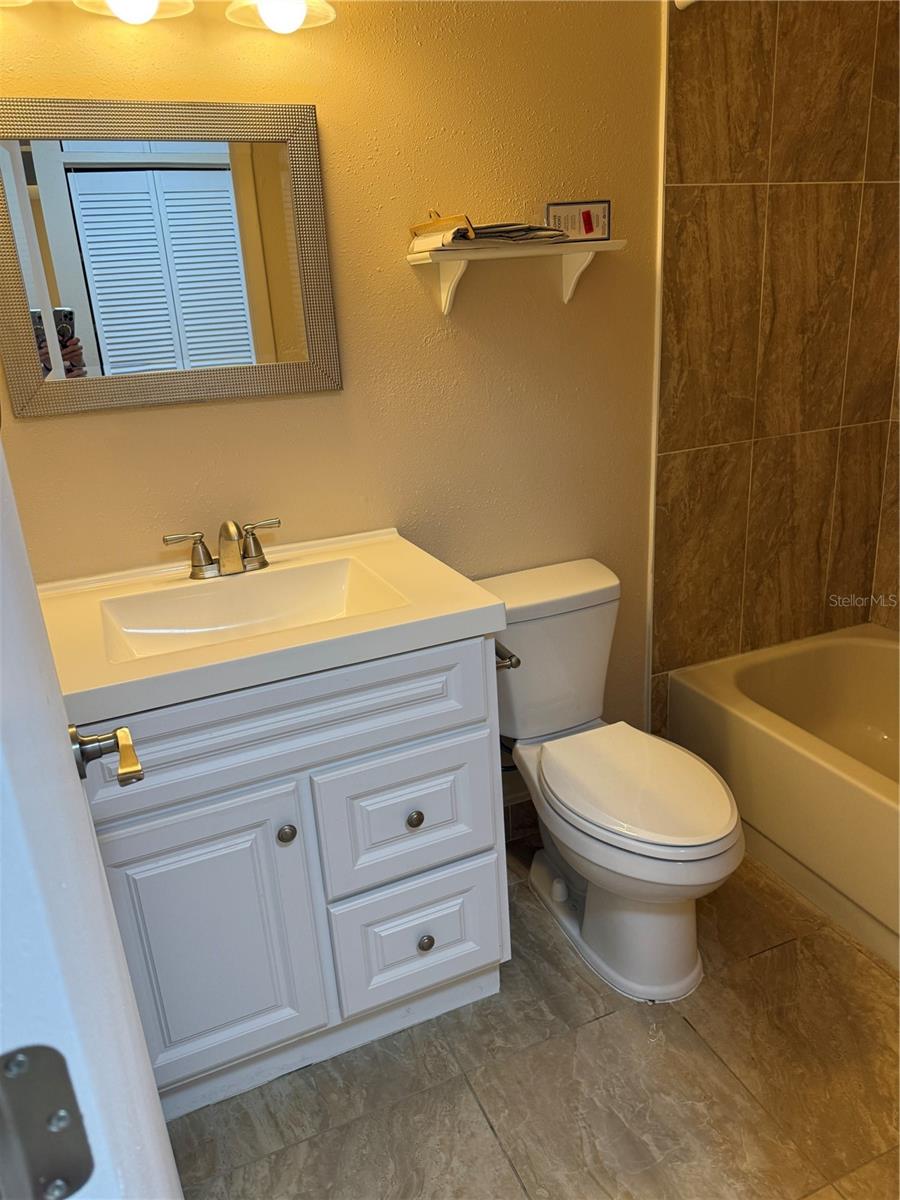RIDGE GROVES CONDO - Residential Lease
