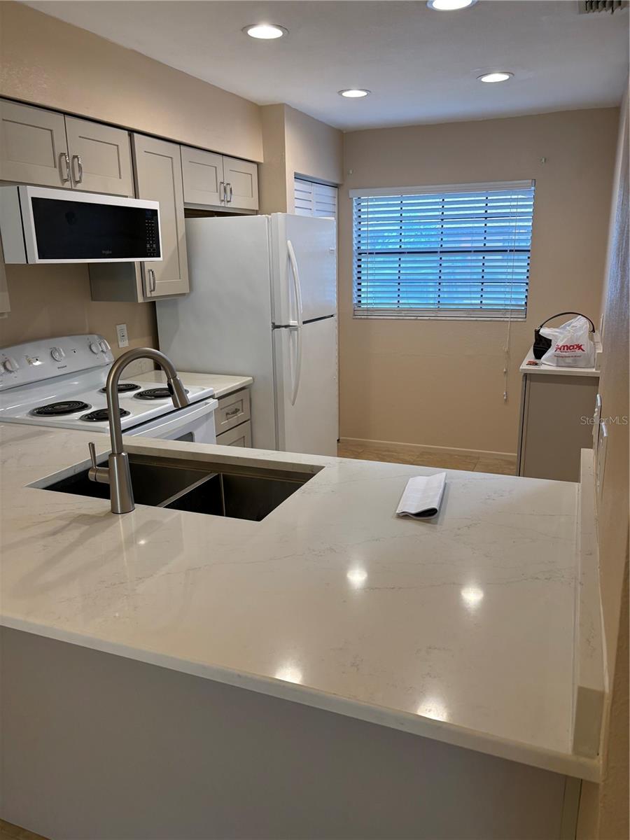RIDGE GROVES CONDO - Residential Lease