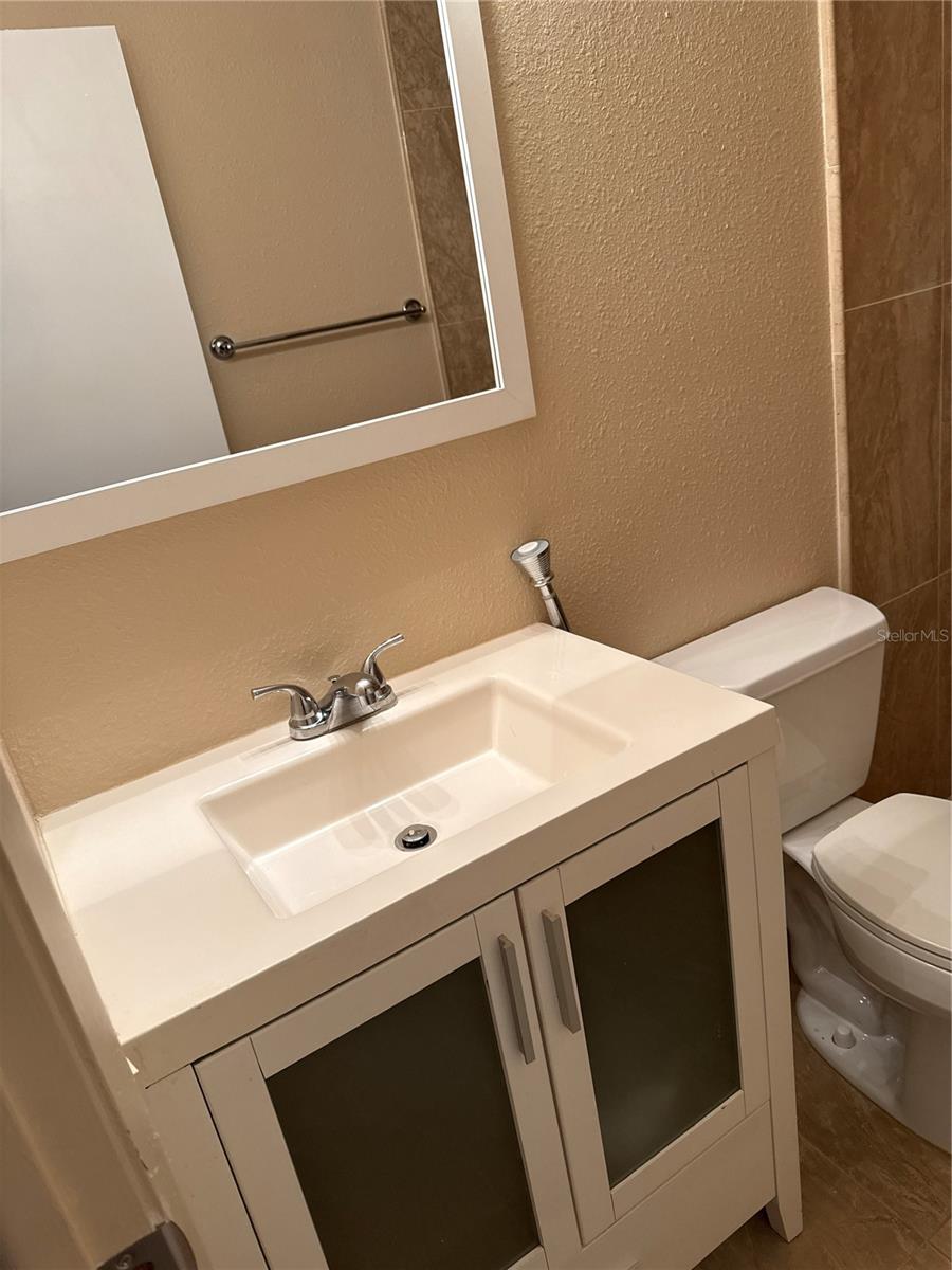 RIDGE GROVES CONDO - Residential Lease