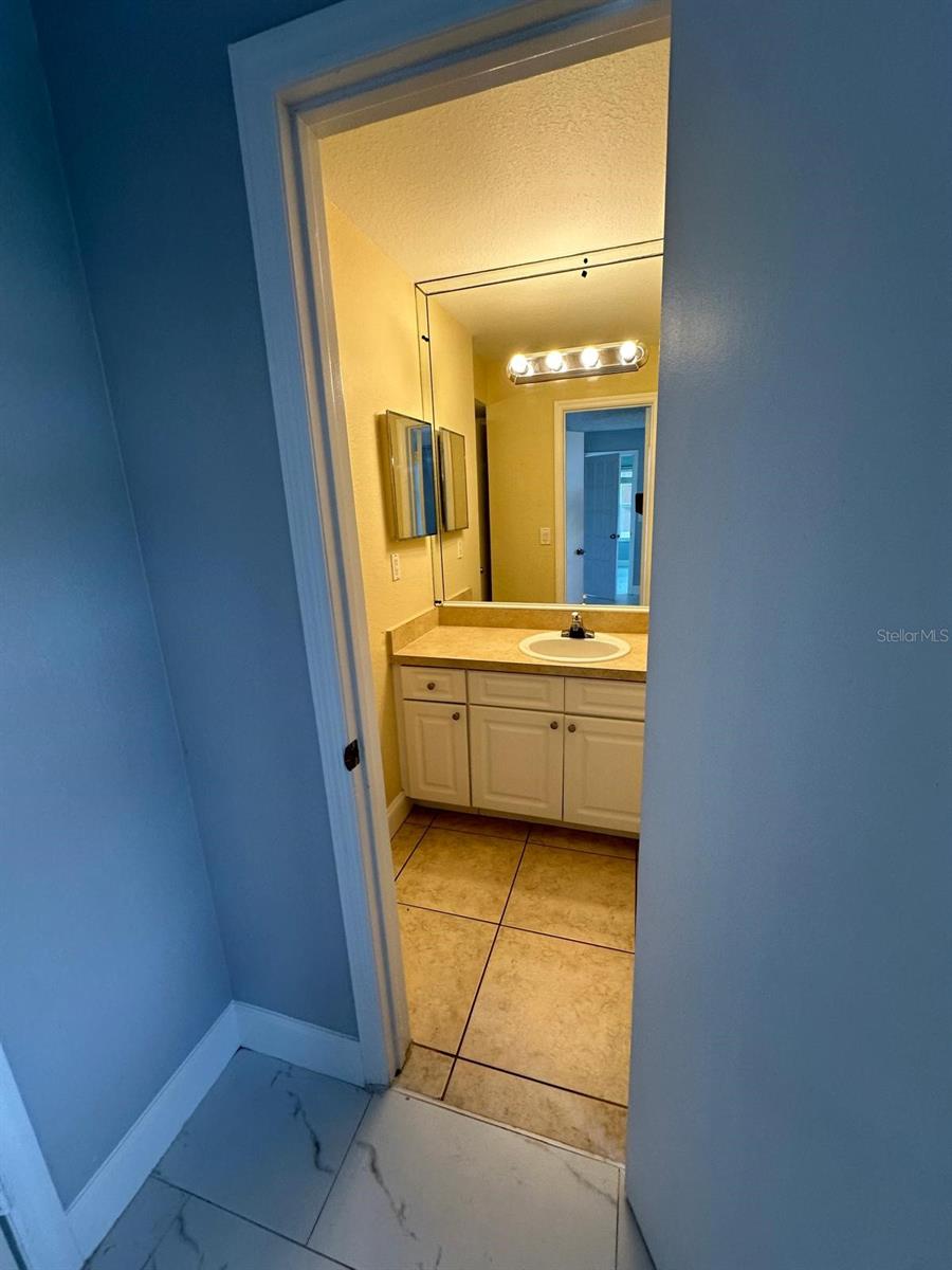 VENETIAN PLACE - Residential Lease