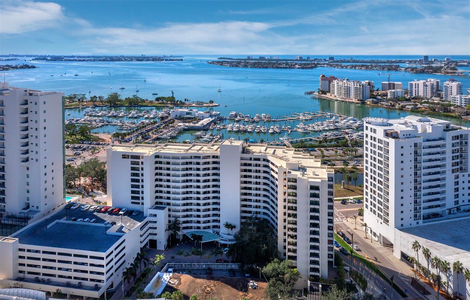 BAY PLAZA - Residential
