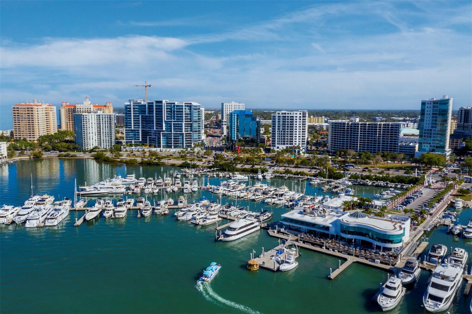 BAY PLAZA - Residential