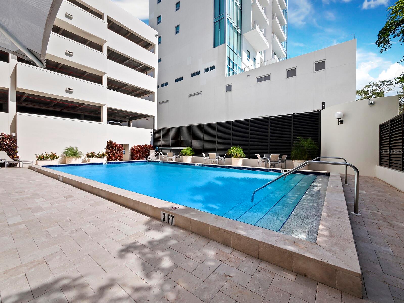 BAY PLAZA - Residential