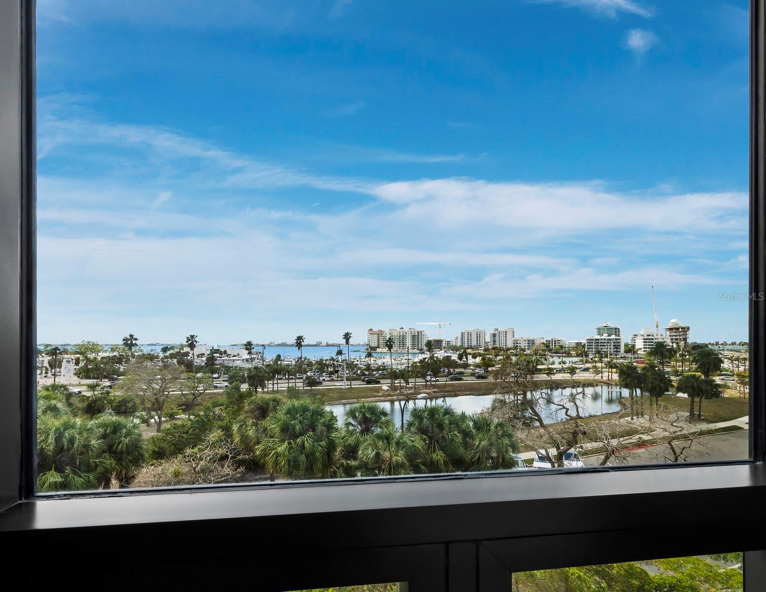 BAY PLAZA - Residential