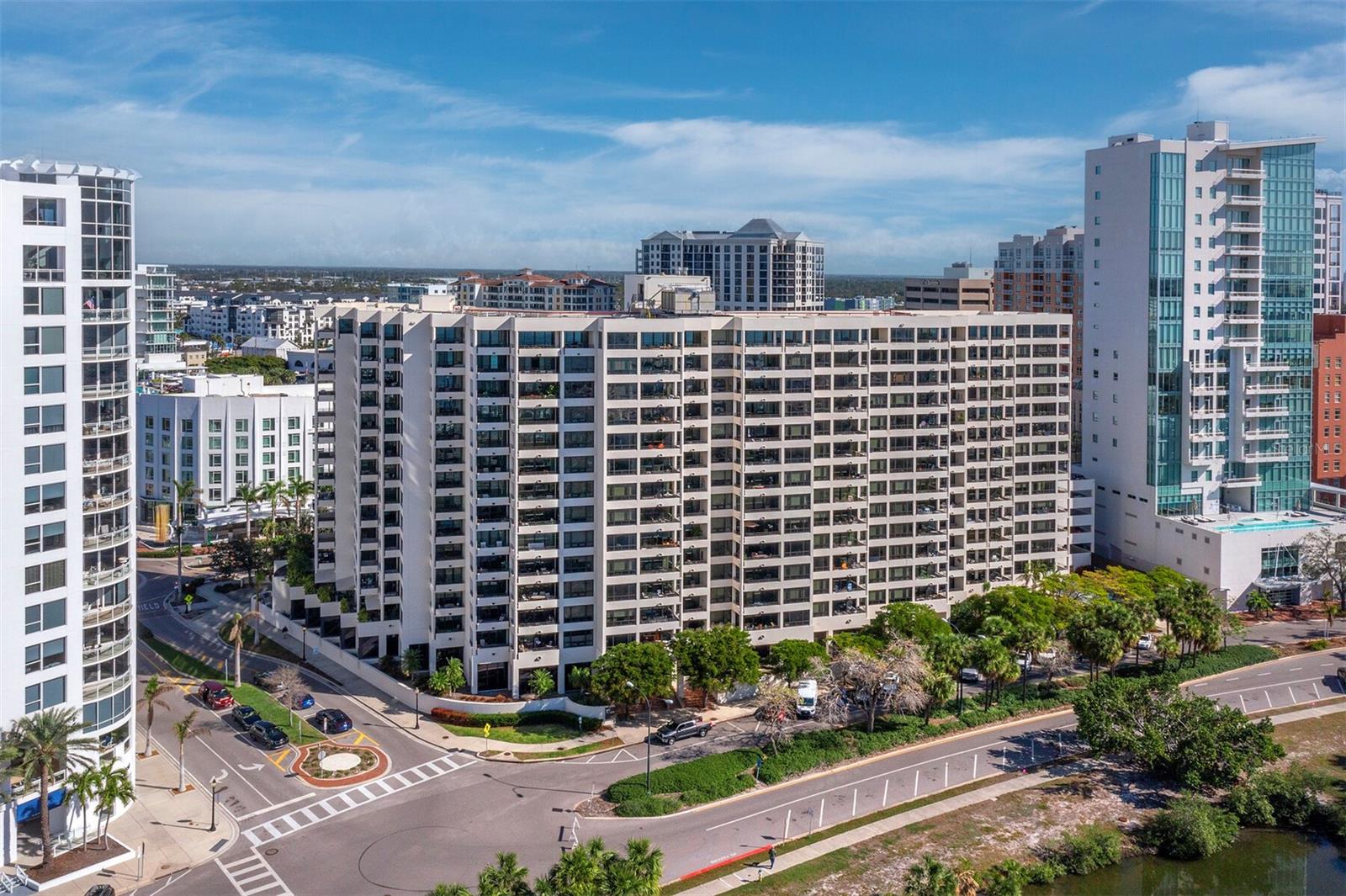 BAY PLAZA - Residential