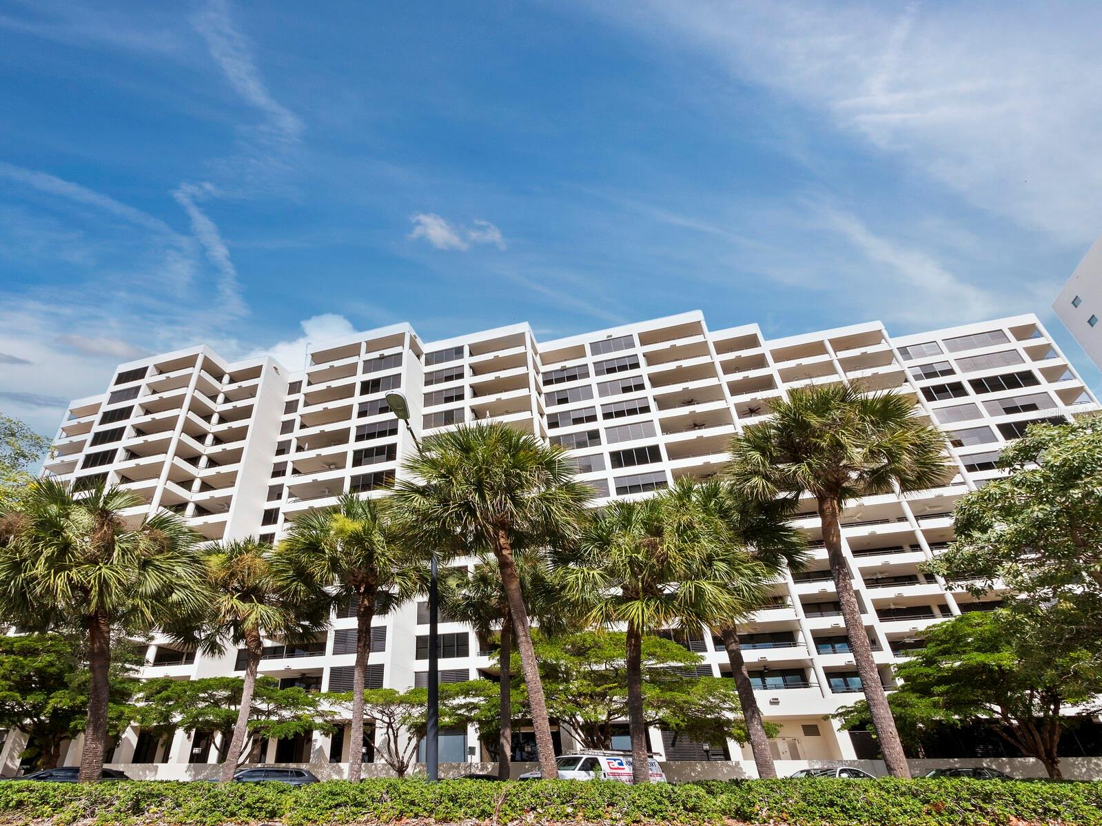 BAY PLAZA - Residential