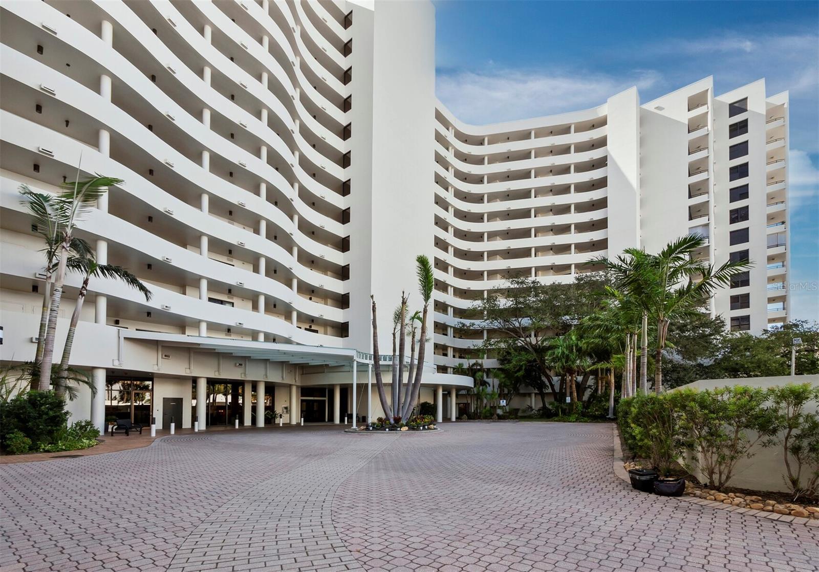 BAY PLAZA - Residential