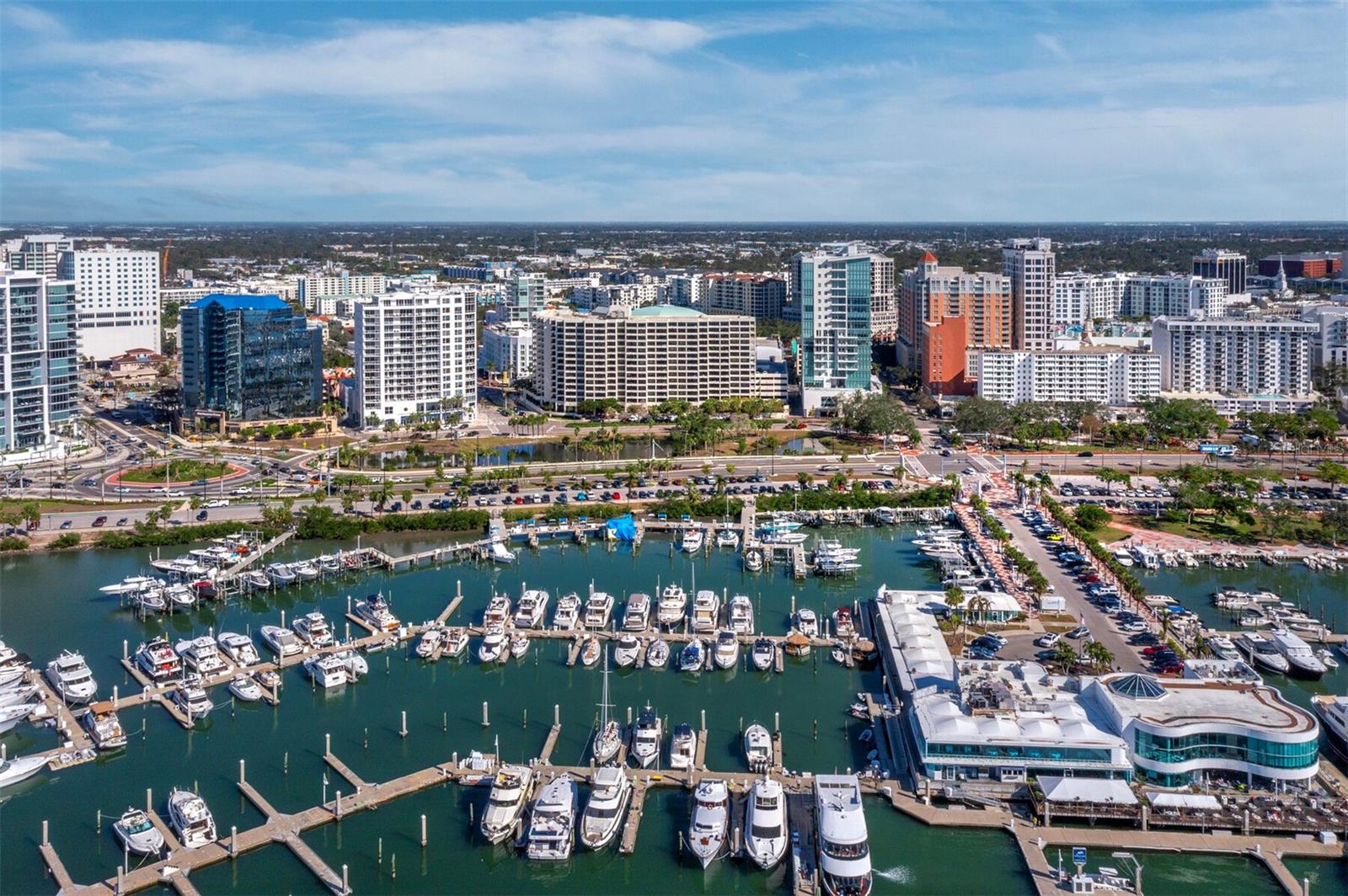 BAY PLAZA - Residential
