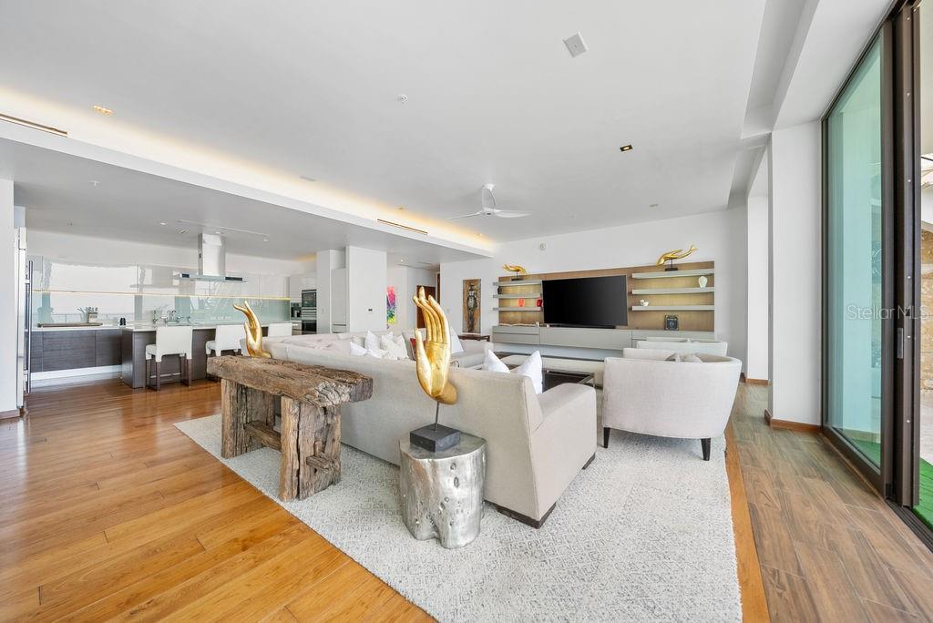 WEST BEACH RESIDENCES - Residential