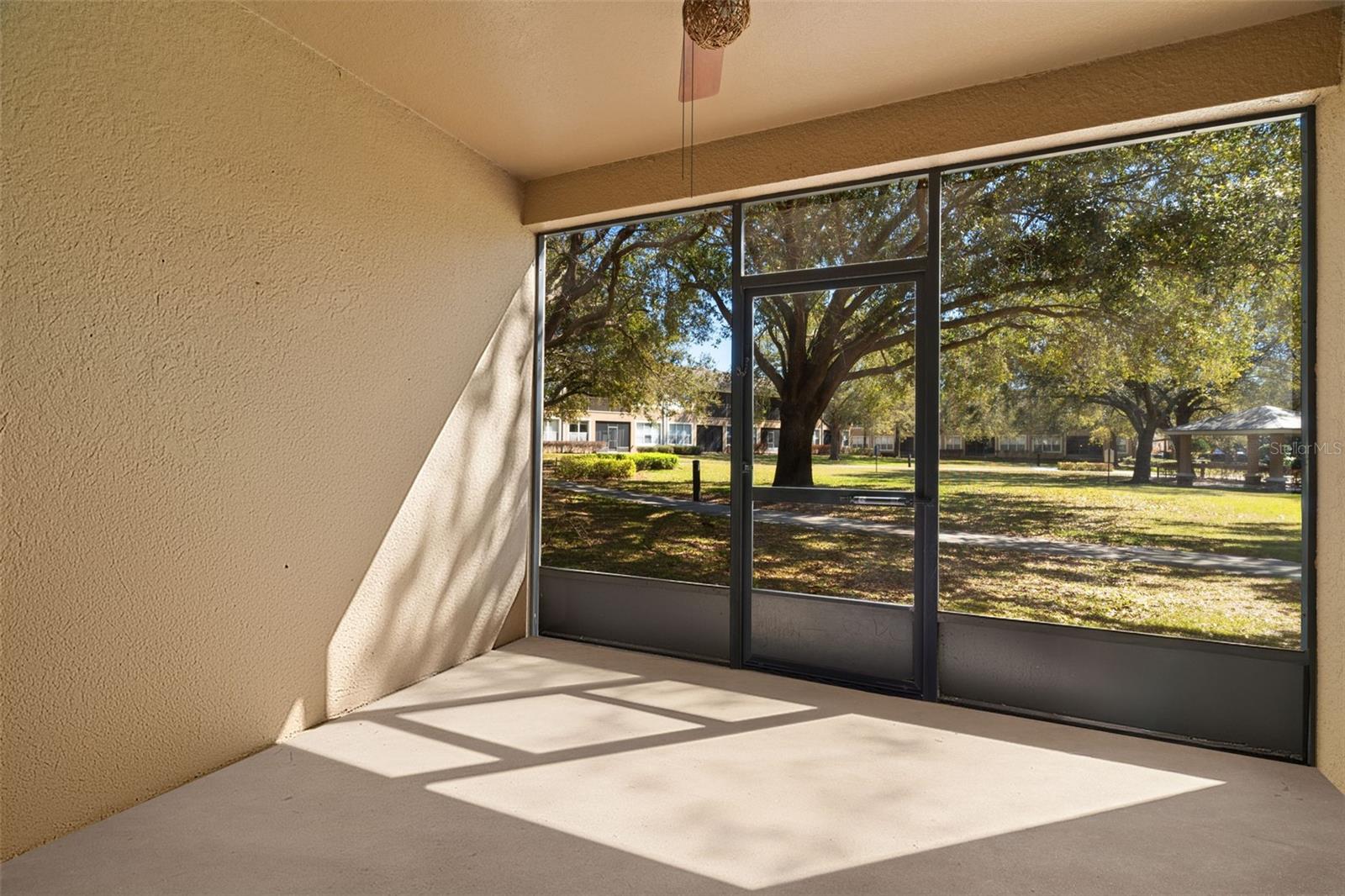 CARRIAGE HOMES/STONEBRIDGE COM - Residential