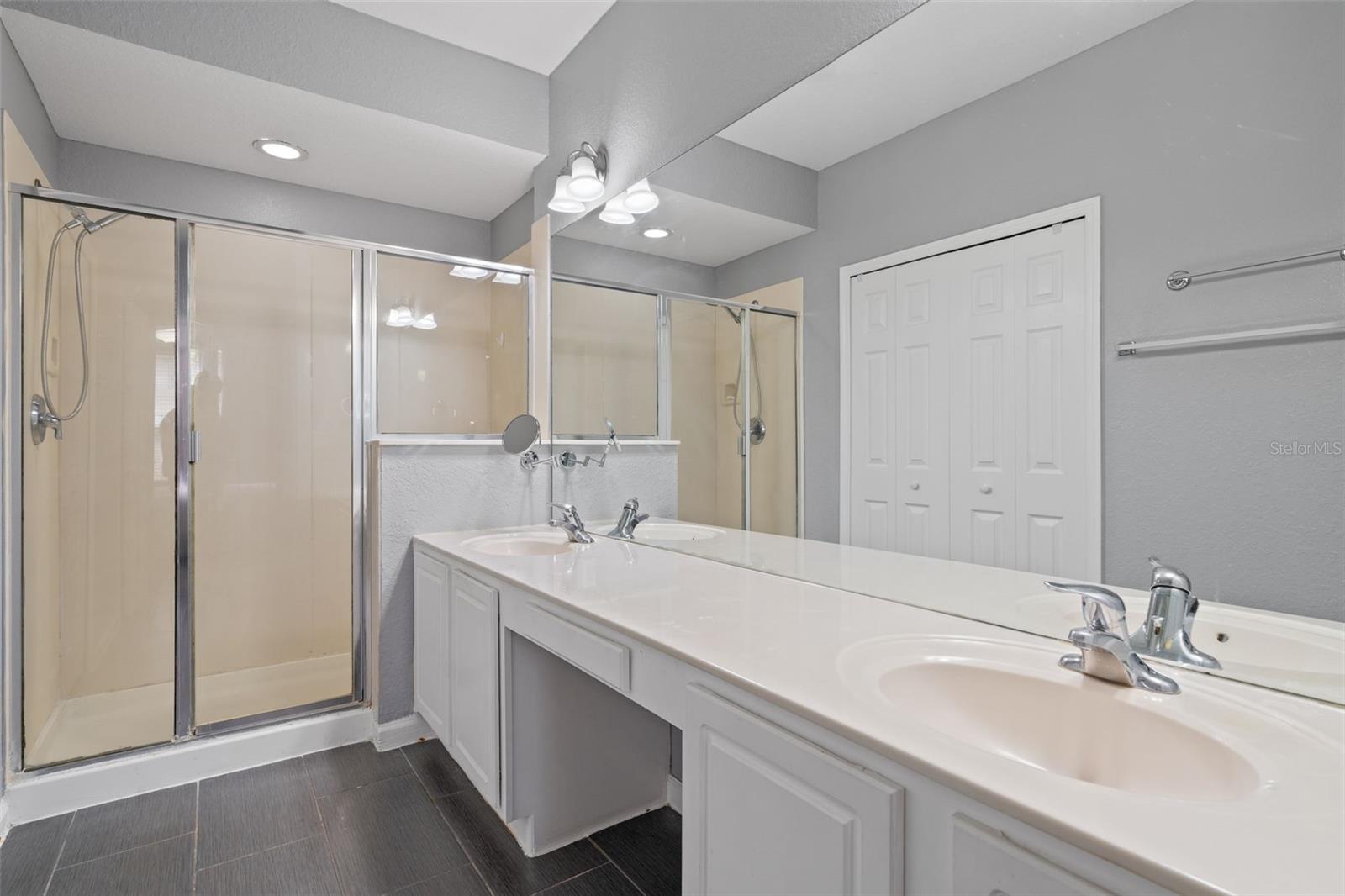 CARRIAGE HOMES/STONEBRIDGE COM - Residential