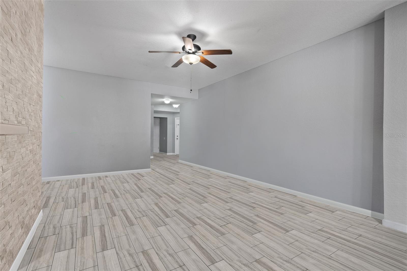 CARRIAGE HOMES/STONEBRIDGE COM - Residential