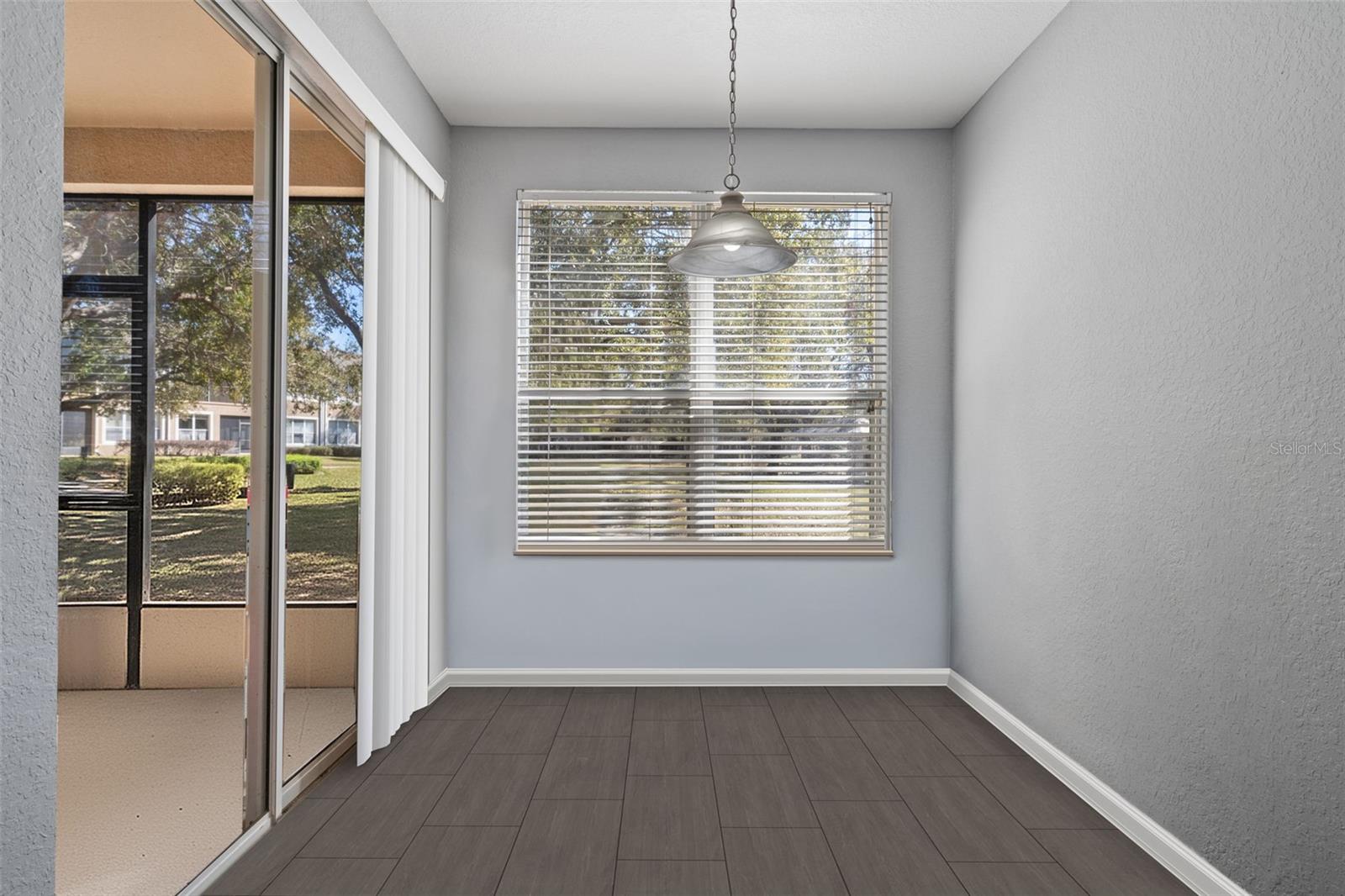 CARRIAGE HOMES/STONEBRIDGE COM - Residential