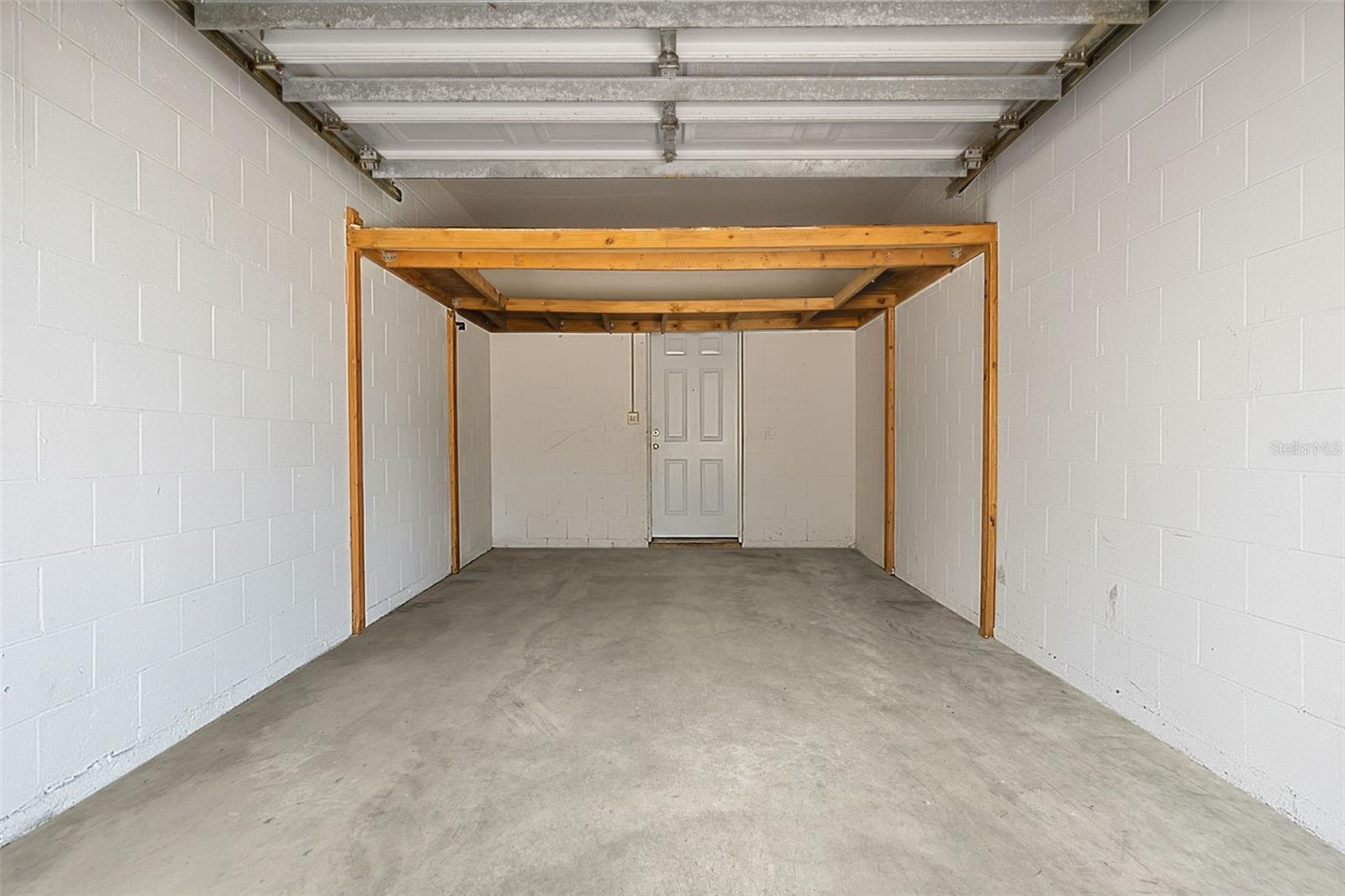 CARRIAGE HOMES/STONEBRIDGE COM - Residential