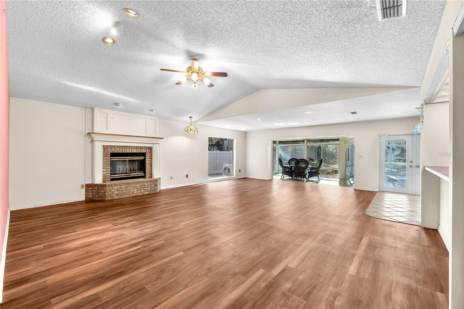 2545 MASON OAKS DRIVE