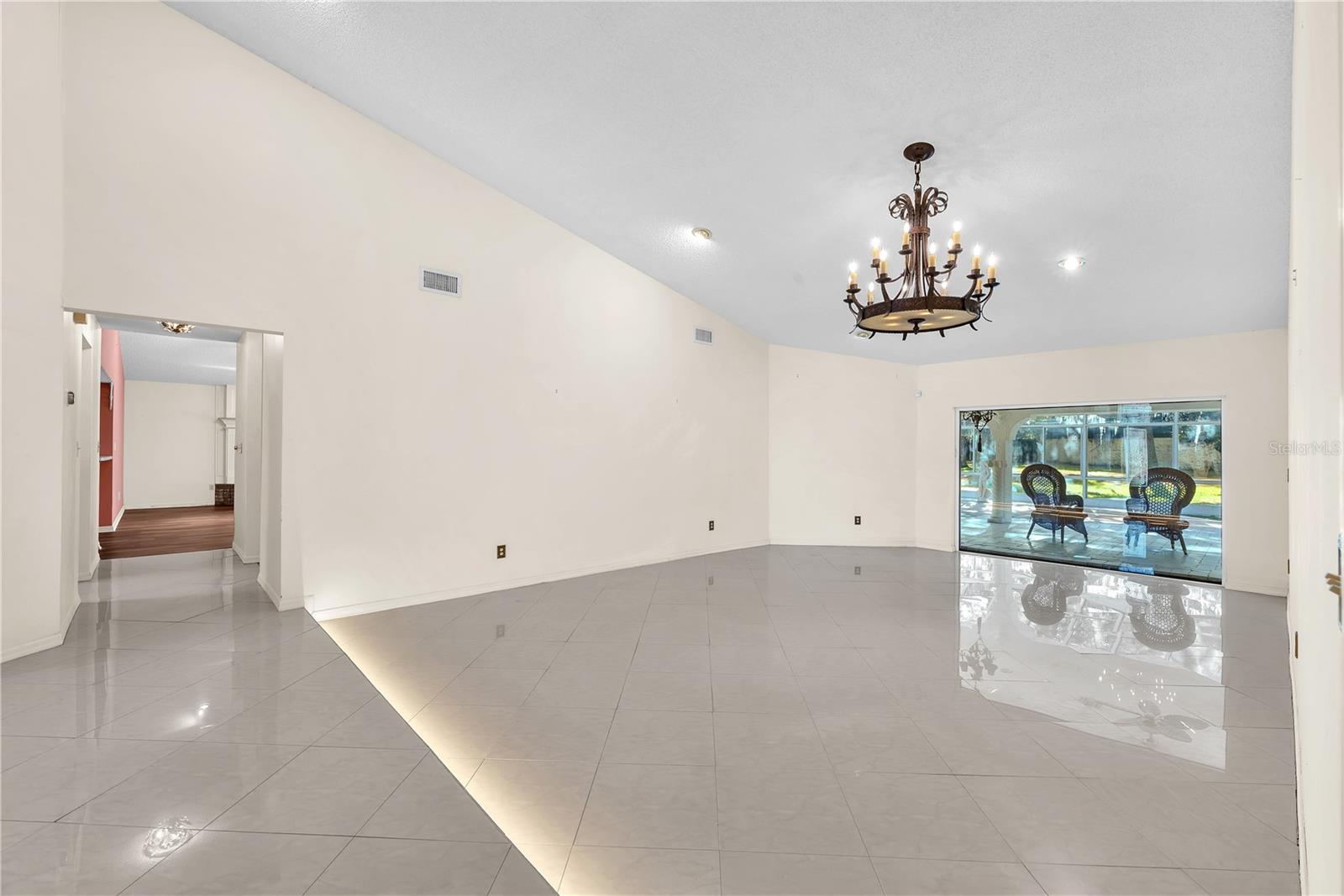 2545 MASON OAKS DRIVE