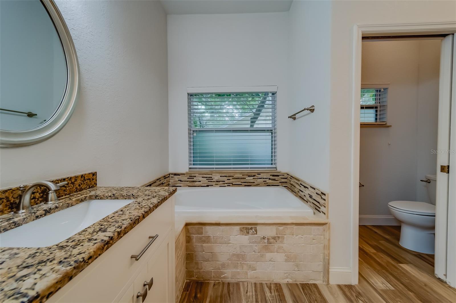DIXIE PARK - Residential Lease