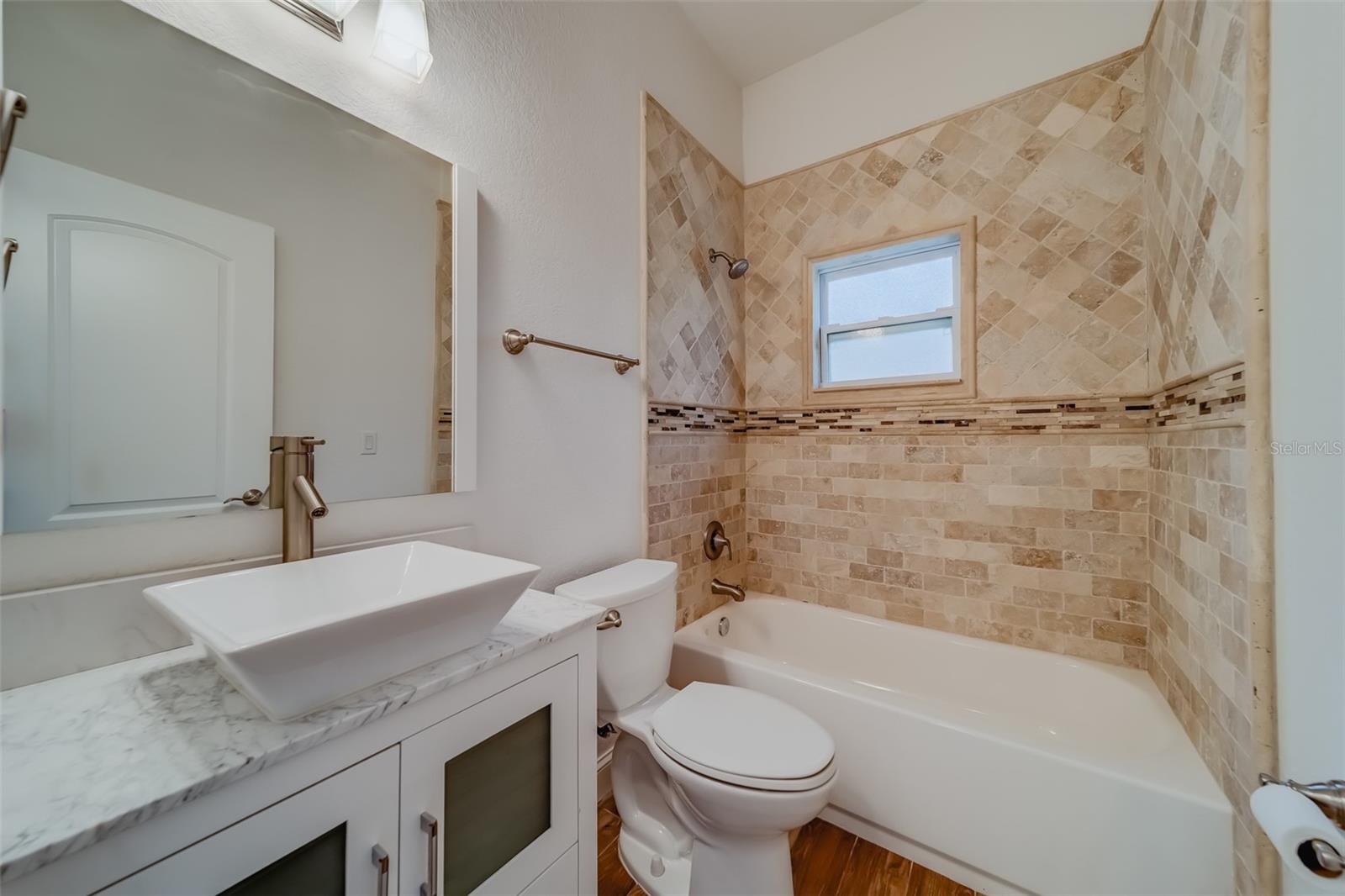 DIXIE PARK - Residential Lease