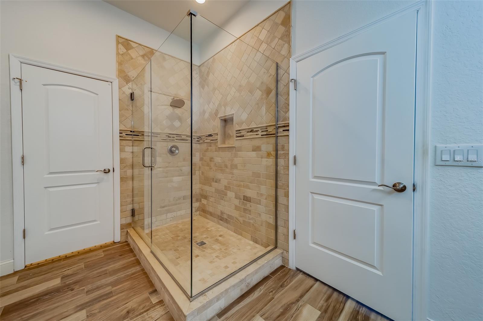 DIXIE PARK - Residential Lease